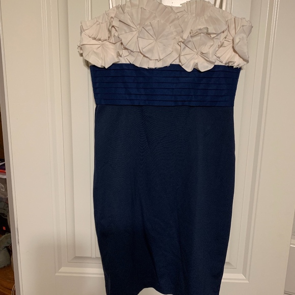 BCBG STRAPLESS MINI DRESS SIZE 4 NEW WITH TAGS - Picture 6 of 8